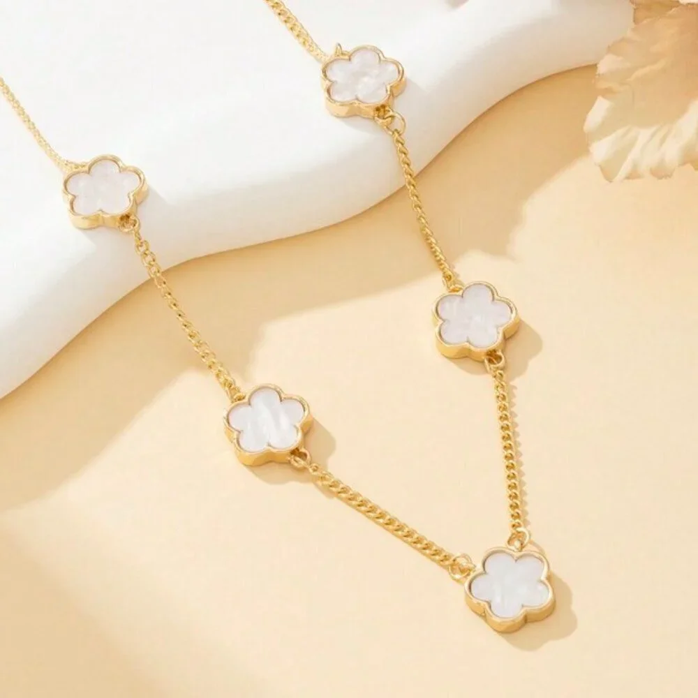 18K Gold Filled Mother of Pearl Clover Flower Necklace (14.6